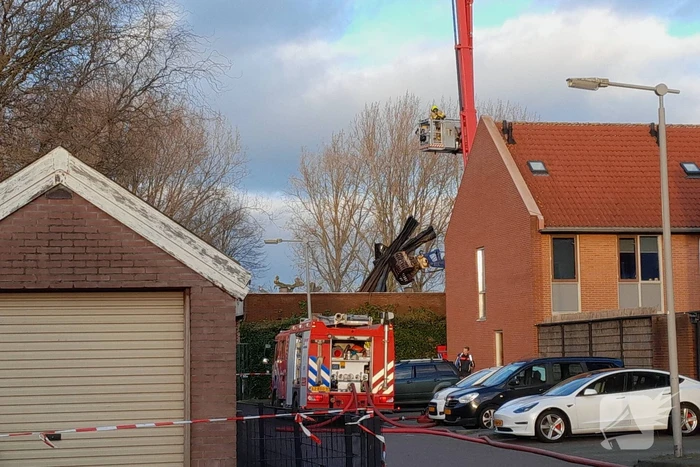 Enorme rookontwikkeling bij grote brand in industriepand