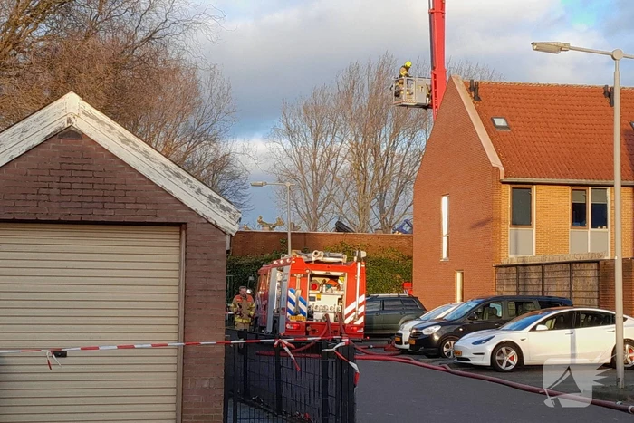 Enorme rookontwikkeling bij grote brand in industriepand