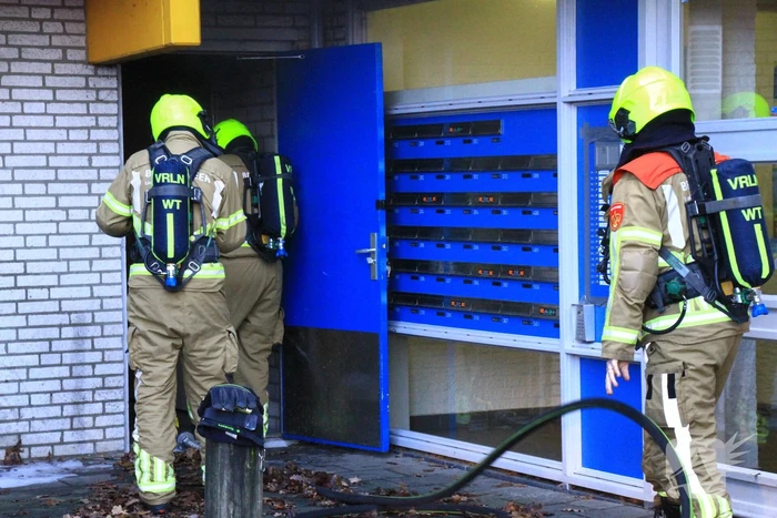 Rookontwikkeling bij brand in berging onder flat