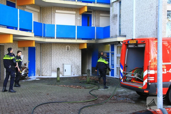 Rookontwikkeling bij brand in berging onder flat
