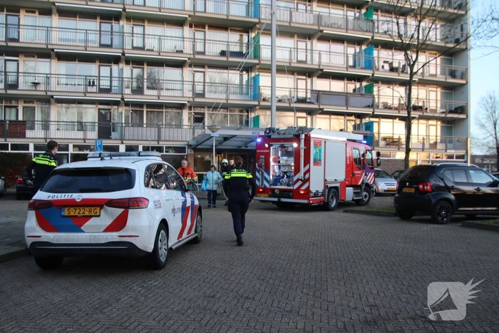 Bewoner behandeld na brand in flat