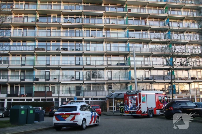 Bewoner behandeld na brand in flat