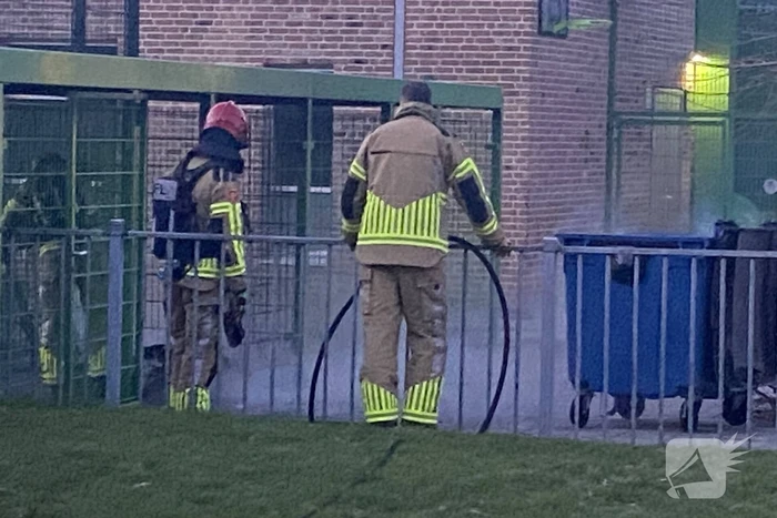 Container op schoolterrein afgebrand