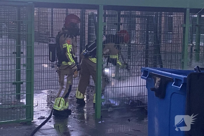 Container op schoolterrein afgebrand