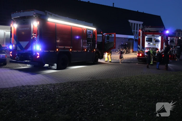 Container op schoolterrein afgebrand