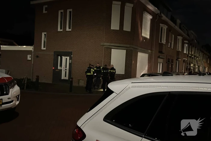 Medewerker cafetaria met vuurwapen bedreigt bij overval