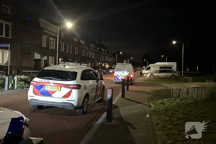 Medewerker cafetaria met vuurwapen bedreigt bij overval