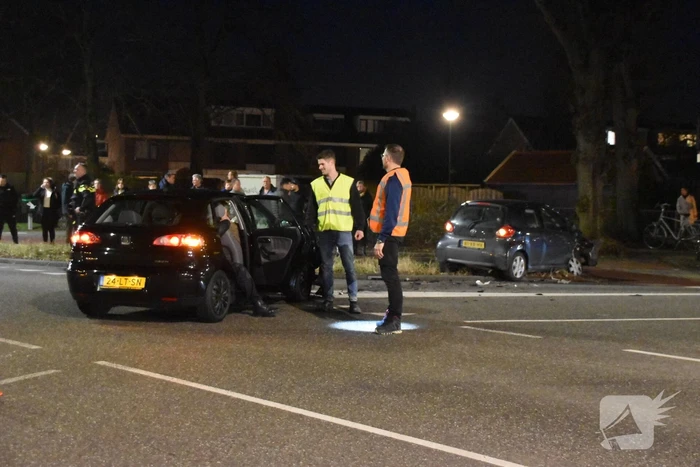 Twee auto's betrokken bij ongeval op kruising