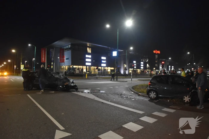 Twee auto's betrokken bij ongeval op kruising