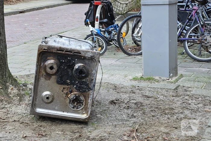 Witgoed apparaat vliegt in brand in woning