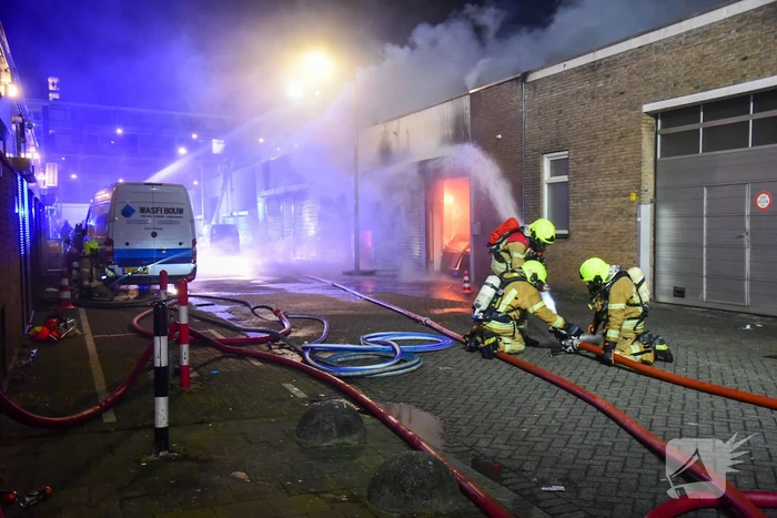 Grote brand uitgebroken na explosie bij appartementencomplex