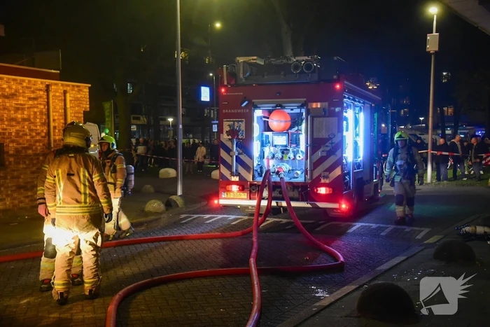Grote brand uitgebroken na explosie bij appartementencomplex