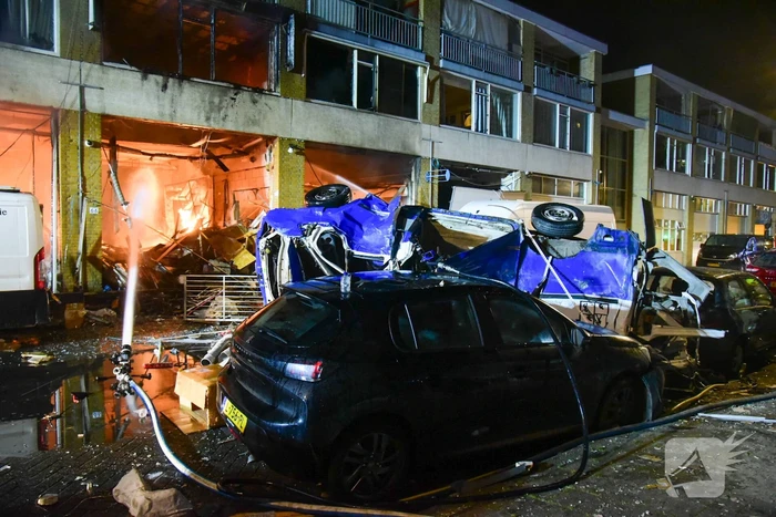 Grote brand uitgebroken na explosie bij appartementencomplex