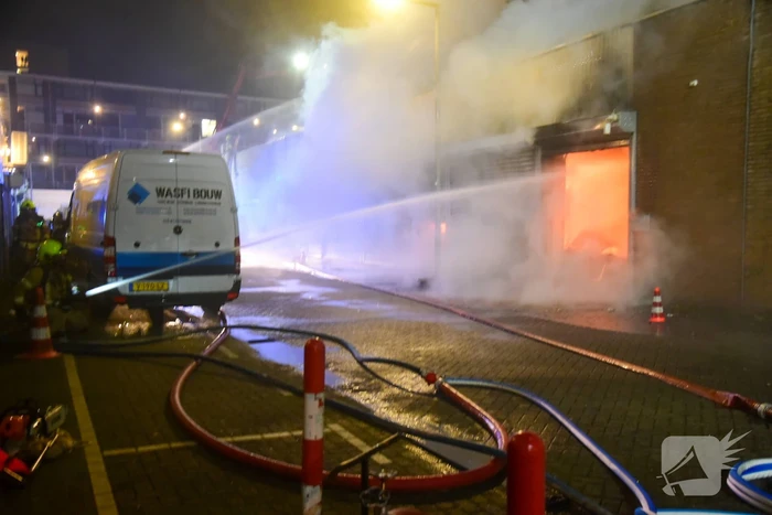 Grote brand uitgebroken na explosie bij appartementencomplex