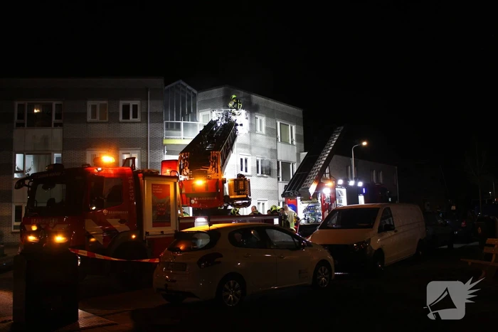Persoon overleden bij woningbrand