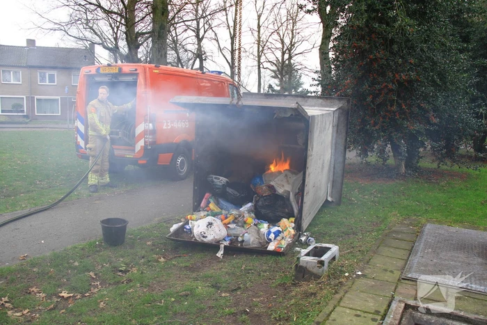 Brand ontstaan door laswerkzaamheden ondergrondse container