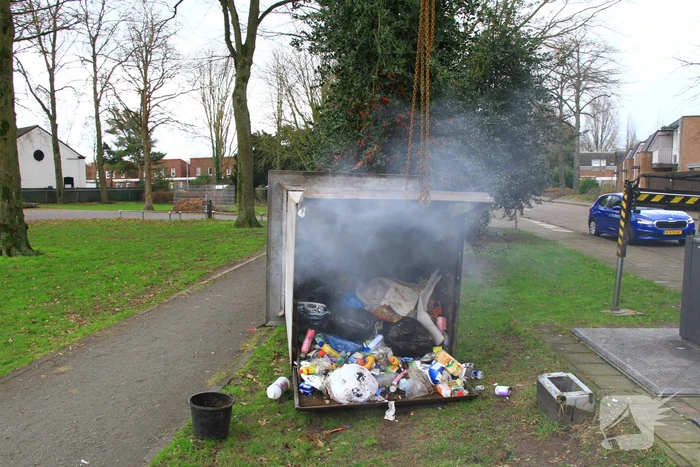 Brand ontstaan door laswerkzaamheden ondergrondse container