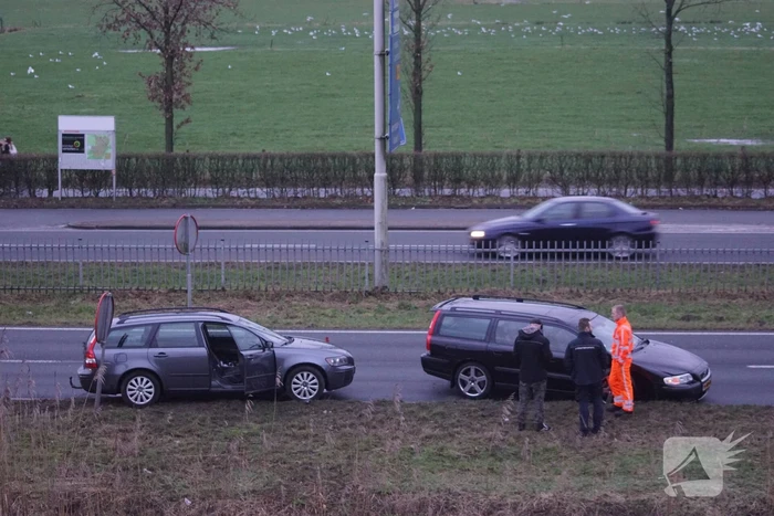 Schade bij ongeval tussen twee auto's