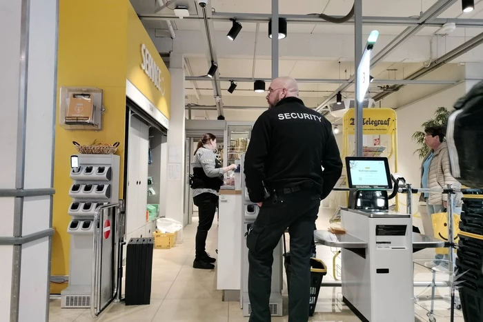 Supermarkt zet beveiligers in tegen winkeldiefstal