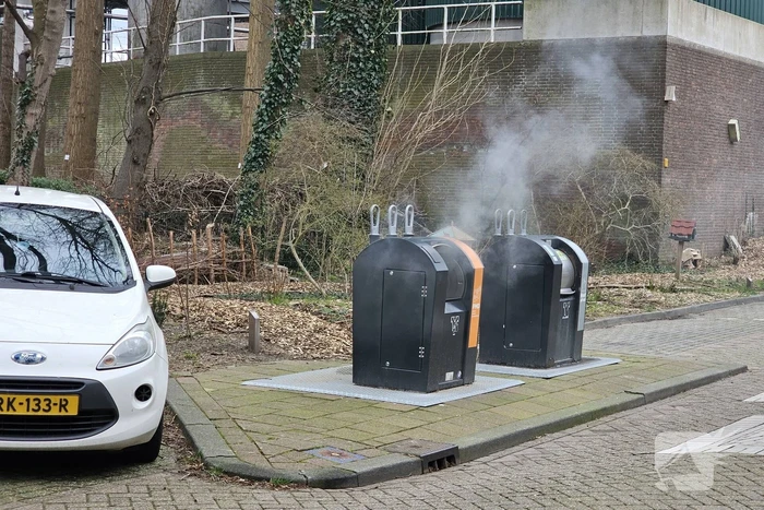 Brandweer blust ondergrondse plastic container