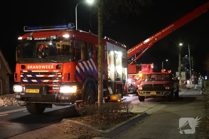 Brand in schoorsteen van vrijstaande woning