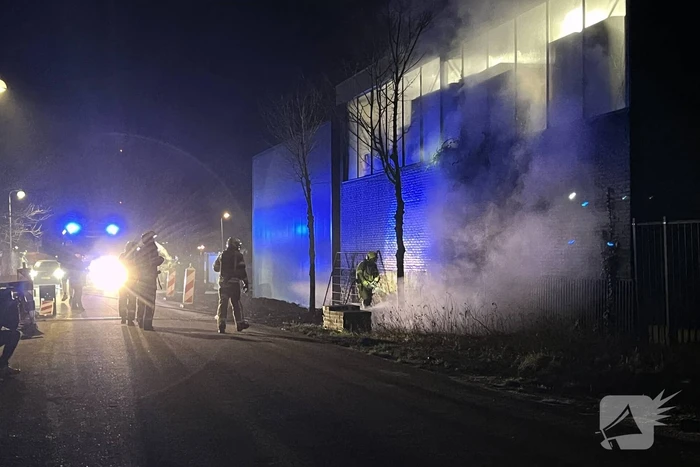 Buitenbrand tegen pand snel geblust