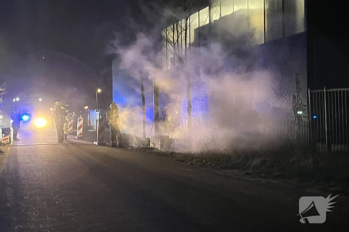Buitenbrand tegen pand snel geblust