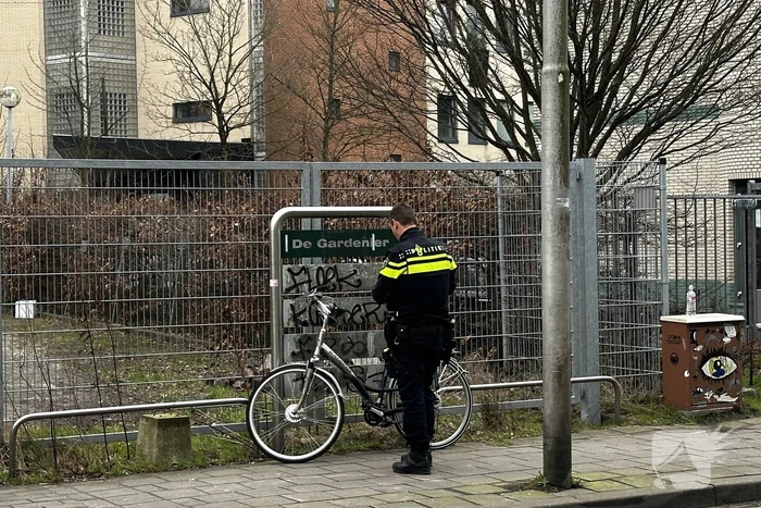 Fietser gewond bij botsing met personenauto tijdens inhaalactie