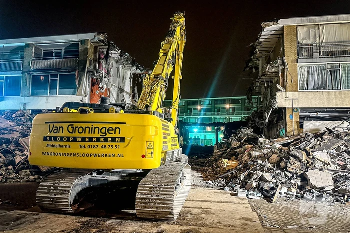 Eerste bloemen neergelegd bij rampplek