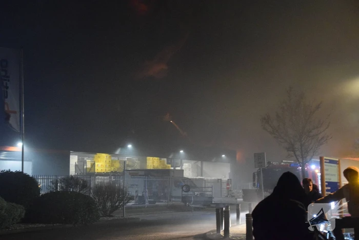Zeer grote brand in bedrijfspand