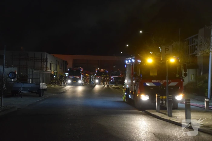 Zeer grote brand in bedrijfspand