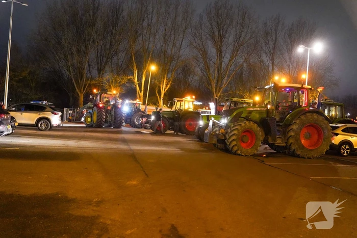 Boeren tegengehouden bij oprit snelweg tijdens protest