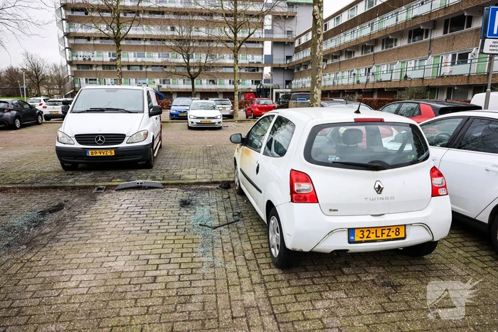 Geparkeerde auto loopt flinke schade door brand