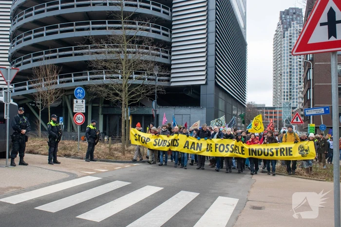 Massale politie-inzet bij demonstratie Extinction Rebellion