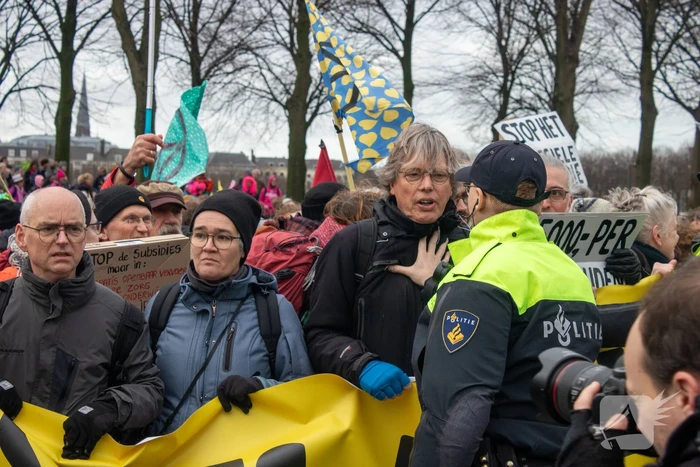 Massale politie-inzet bij demonstratie Extinction Rebellion