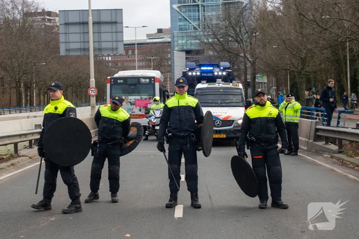 Massale politie-inzet bij demonstratie Extinction Rebellion