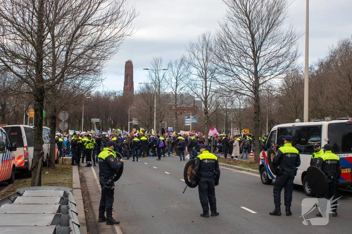 Massale politie-inzet bij demonstratie Extinction Rebellion