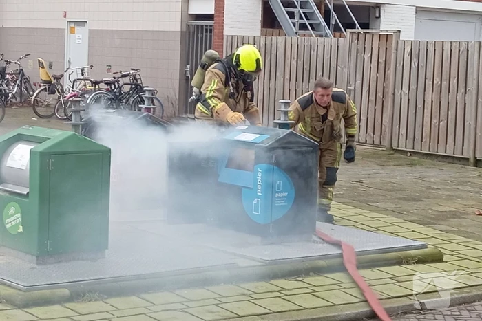 Veel rook bij brand in ondergrondse container