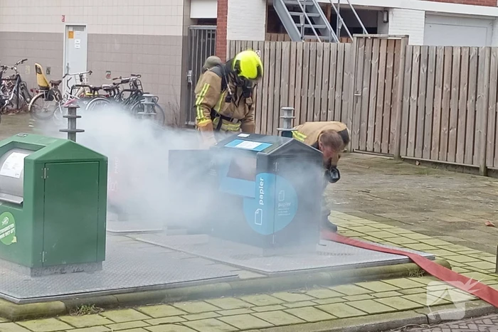 Veel rook bij brand in ondergrondse container