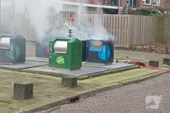 Veel rook bij brand in ondergrondse container