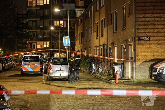 Brand en schade na explosie bij woning