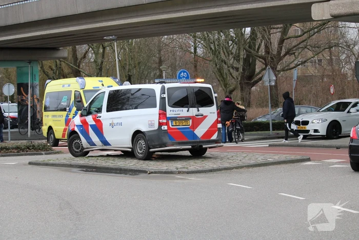 Scooterrijder gewond bij ongeval op rotonde