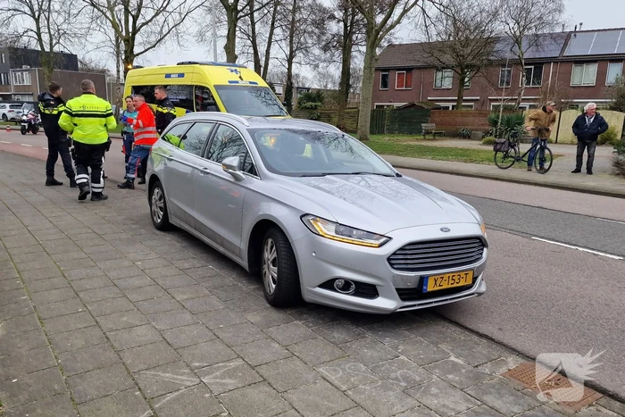 Persoon op speedpedelec gewond bij botsing met auto