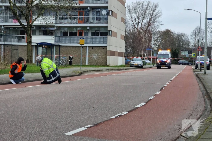 Persoon op speedpedelec gewond bij botsing met auto