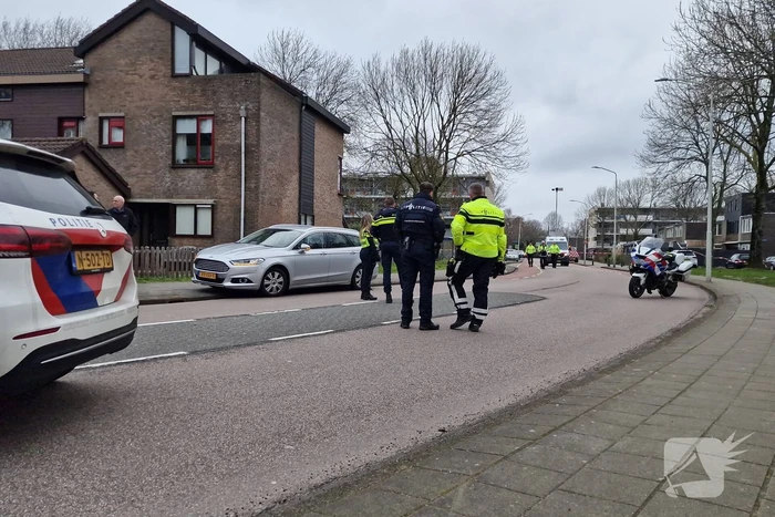 Persoon op speedpedelec gewond bij botsing met auto