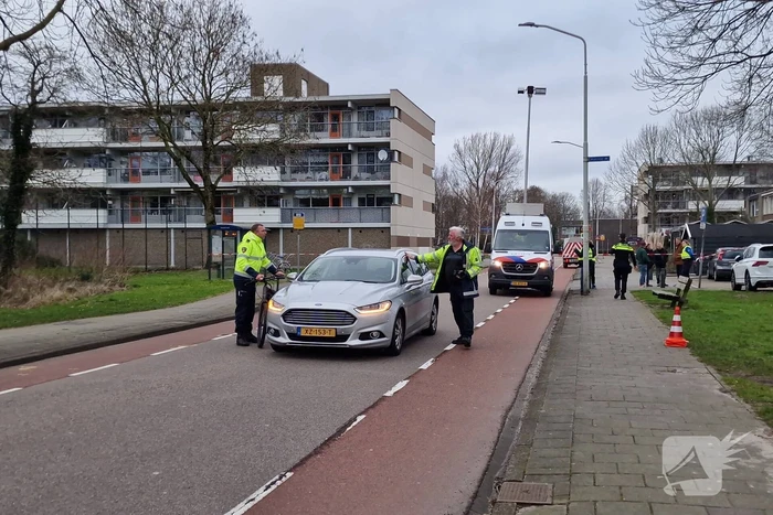 Persoon op speedpedelec gewond bij botsing met auto