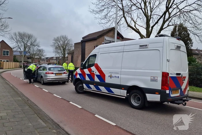 Persoon op speedpedelec gewond bij botsing met auto