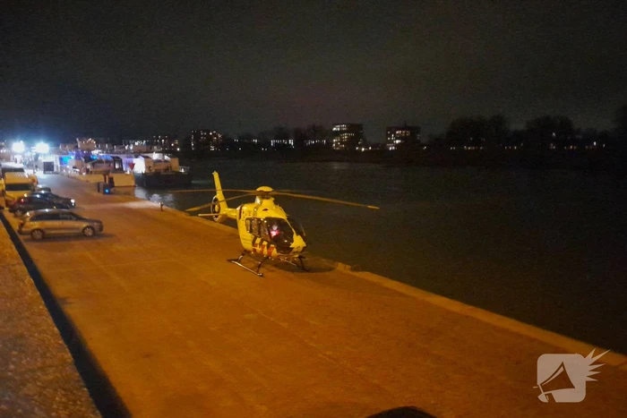 Zoektocht naar te water geraakt persoon
