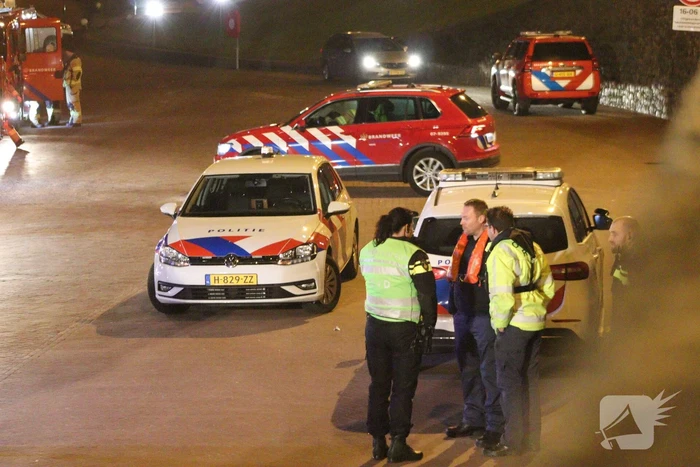 Zoektocht naar te water geraakt persoon