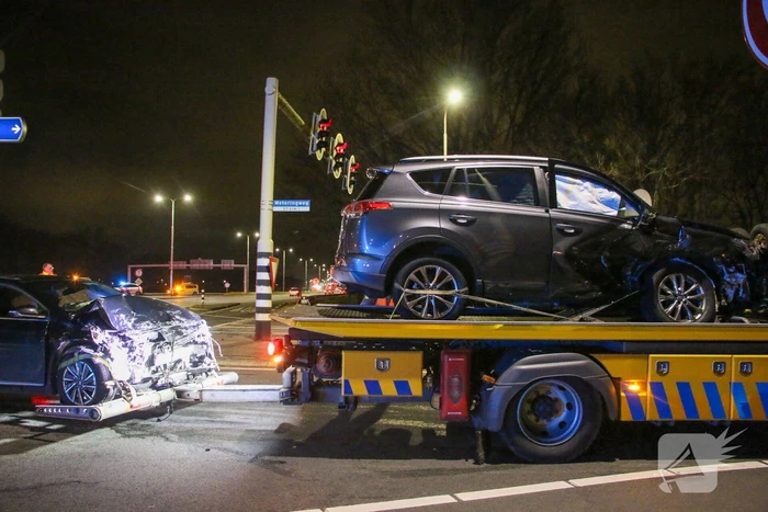 Meerdere gewonden bij fikse aanrijding